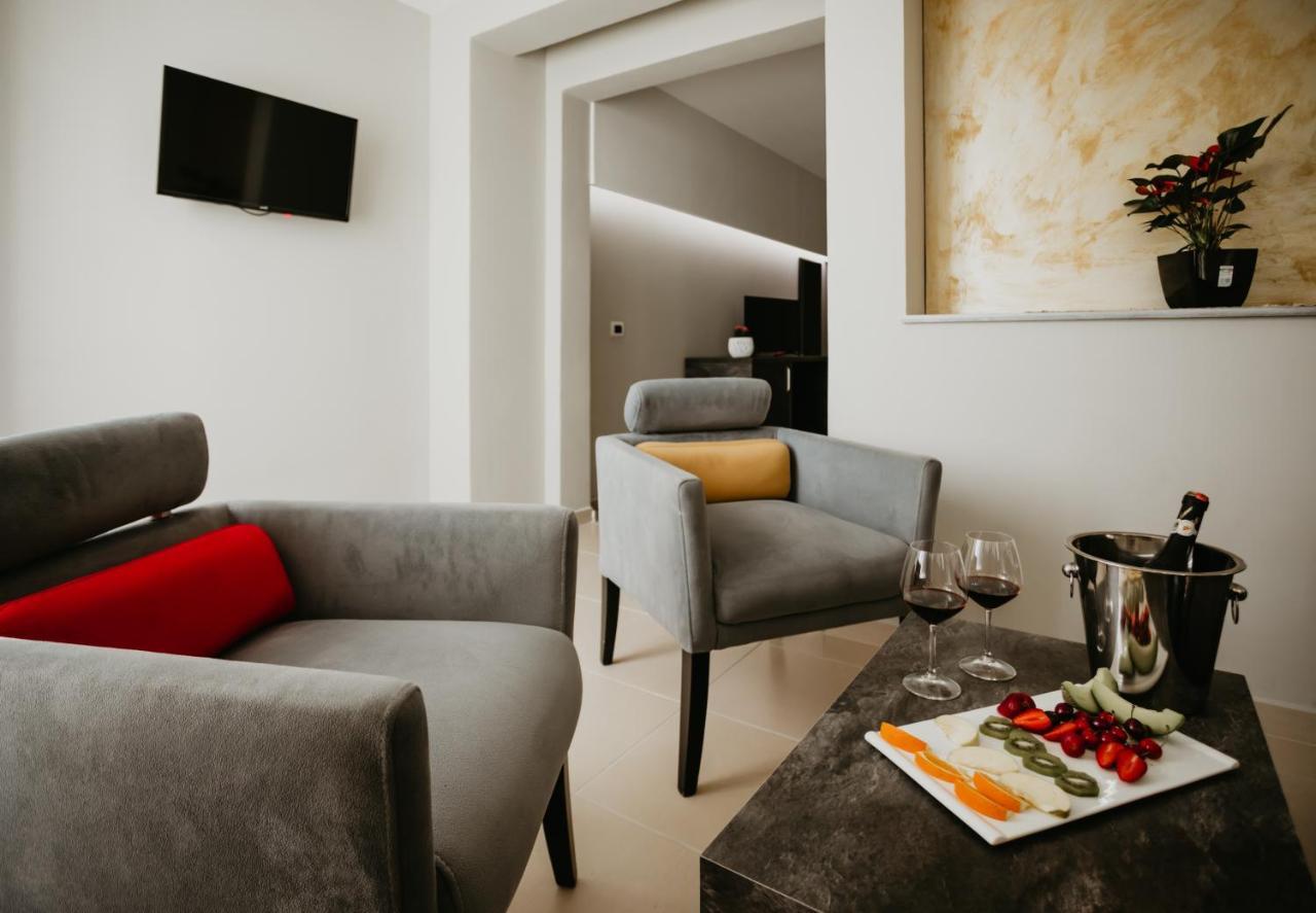 Hotel Miki Durres Exterior photo